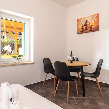 Apartments Tm Krk Town Exterior foto