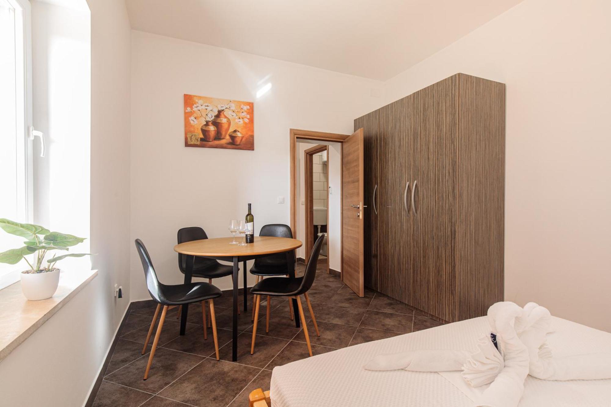 Apartments Tm Krk Town Exterior foto